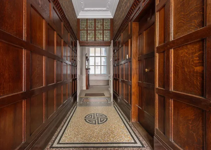 Kensington Apartment London