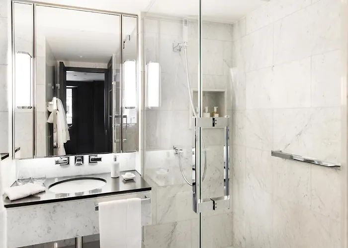 Spacious 1-Bed Apt With Balcony London