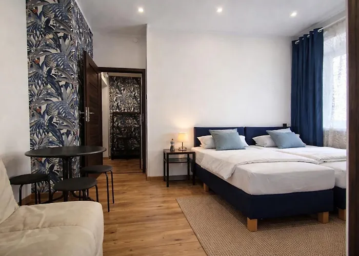 Hostel Helvetia - Private Rooms In City Center Warschau