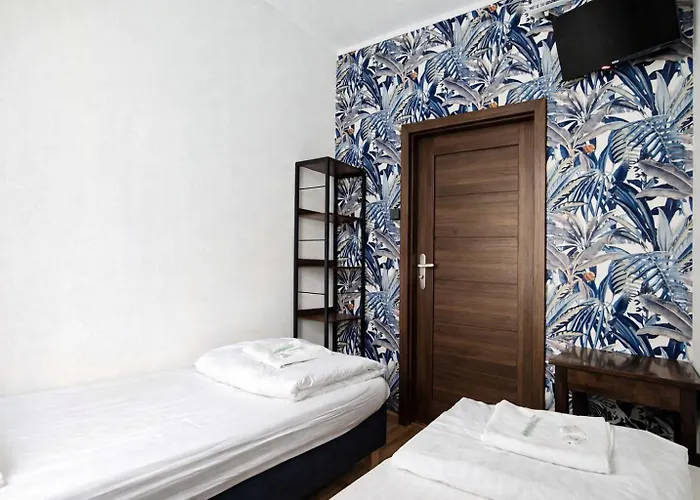 Hostel Helvetia - Private Rooms In City Center Warschau