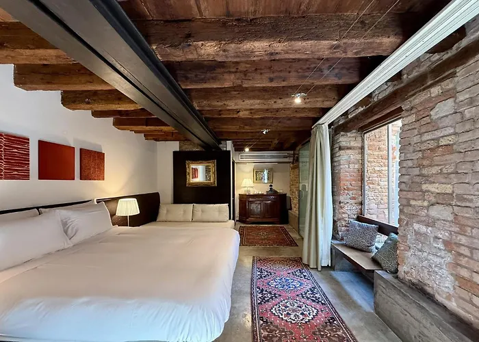 Avogaria 5 Rooms Venedig