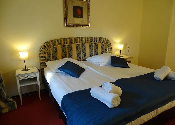 Kasteel Schaloen - Vakantiewoningen & Hotel Valkenburg aan de Geul