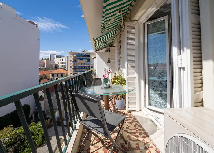 Ferienwohnung 2 Pieces Proche Aeroport Nizza