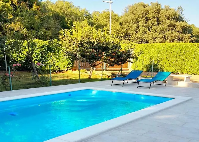 Beautiful Casa Ivana With Pool In Pula