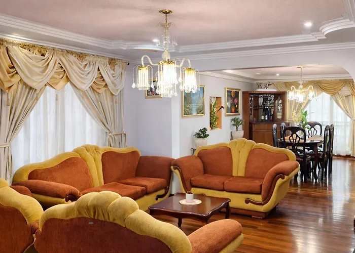 Apartamento Amplio Y Elegante Batan Shopping Cuenca