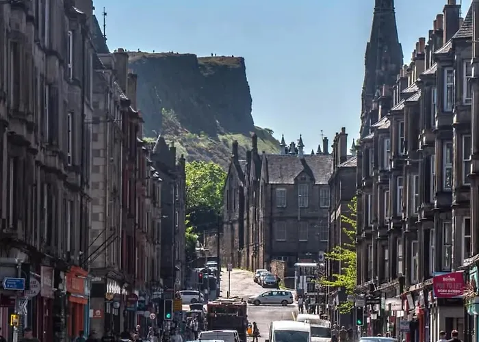Quiet 1-Bed Garden Apartment Near Leith & Walk To City Centre Edinburgh