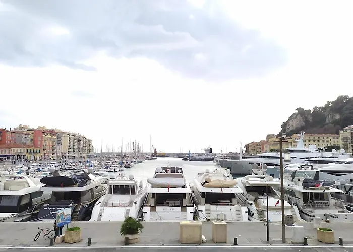 Guisol 17 Attic Cocon Port De Nizza