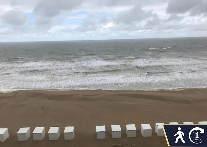 Ferienwohnung Penthouse With Panoramic Sea View - Large Terraces - 180M2 - Sleeps 8 - 5-Star Koksijde