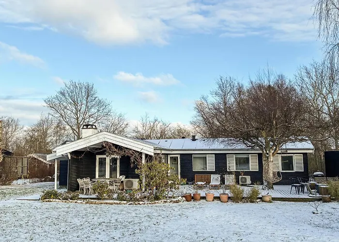 Awesome Home In Tisvildeleje With Wifi