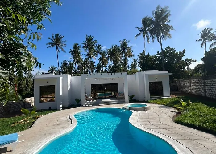 Ancora Villa Watamu Private Swahili Chic Family Villa