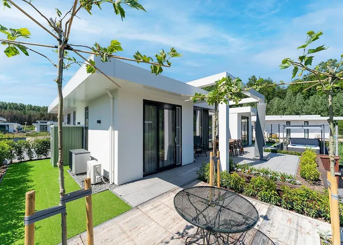 Villa Bloem Nr. 414 | 6 Pers. Jacuzzi Zeewolde