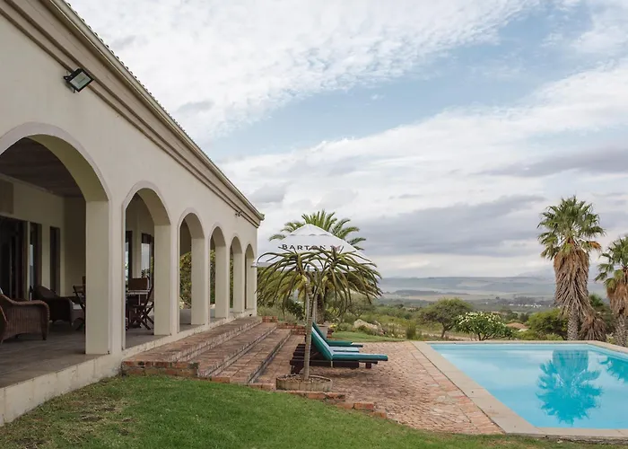 Lux 3Bdr Estate Near Hermanus Pool & Hot Tub
