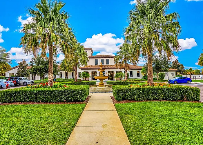 Well-Stocked Home With Game Room, Enclosed Pool, Patio, & Child-Friendly Items Kissimmee