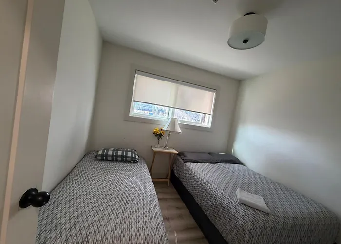 Vancouver Downtown Cozy Room - Walk To Shopping, Cafes & Skytrain
