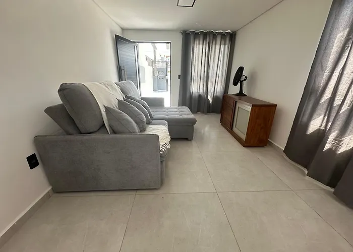 Casa 1 Suite E 2 Demi Suites - Vista Mar E 15 Km Do Beto Carrero - 50 M Da Praia - Area De Lazer Com Churrasqueira - Wi-Fi E Cozinha Completa - 2 Pavimentosa Piçarras
