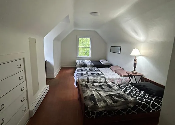 Vancouver Guest House- 10 Min To Yvr, Free Parking & High Speed Wi-Fi
