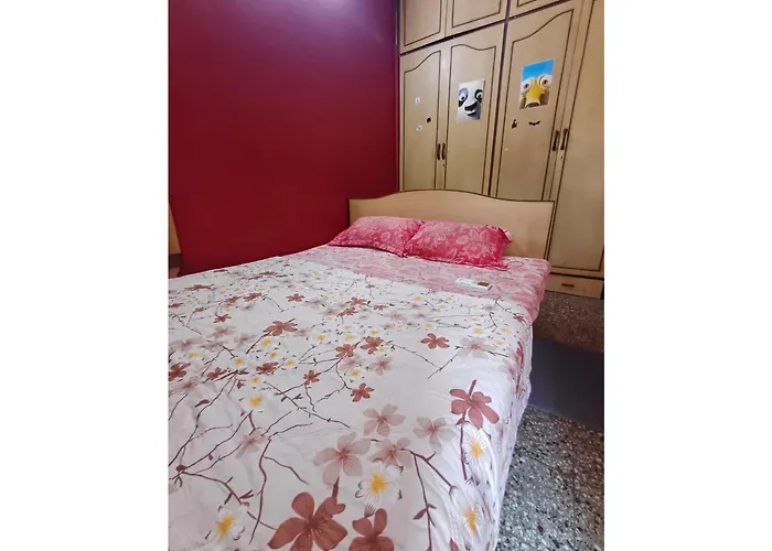 Cozy Bedroom In 1 Bhk, With Kitchen, In Chembur Mumbai