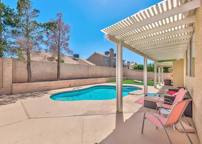 Incredible Home Up To 12 Guests, With Pool Las Vegas