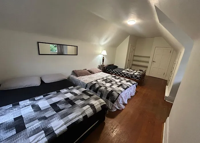 Vancouver Guest House- 10 Min To Yvr, Free Parking & High Speed Wi-Fi