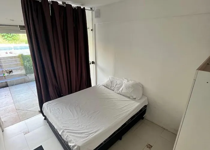 Quarto De Casal Com Piscina No Morumbi São Paulo