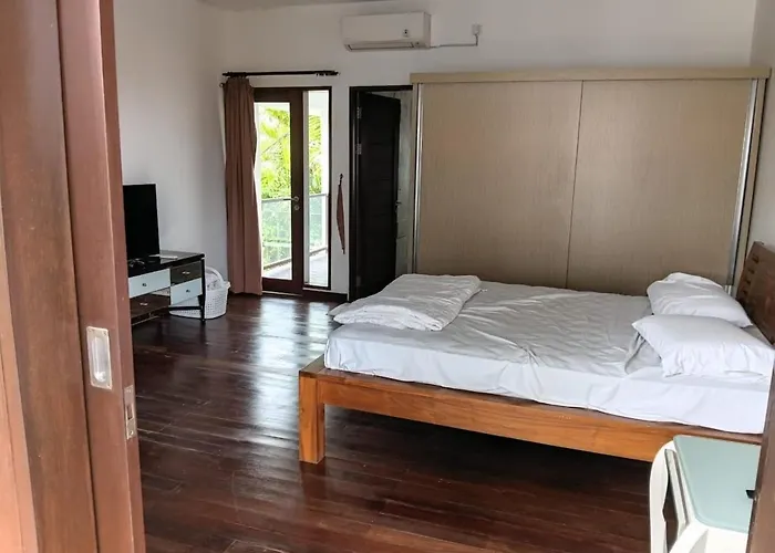 Spacious 3-Suite Villa W Pool & Security In Berawa Canggu