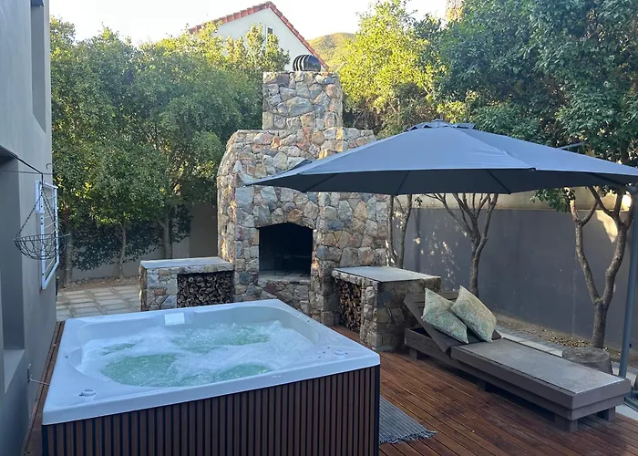 Villa Chasing Jacuzzi Sunsets Sea And Mountain Views Hermanus