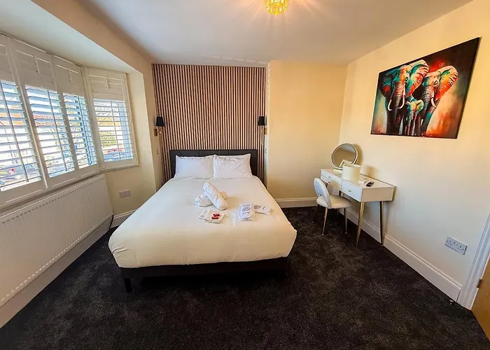 Luxury 2-Bedroom House Bristol