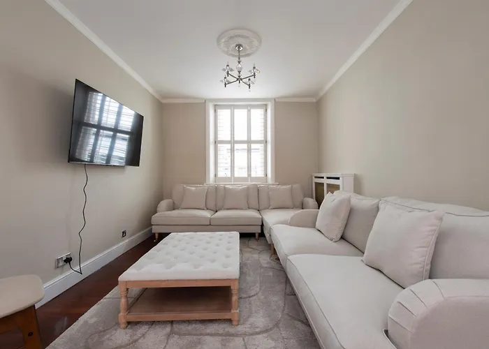 Kensington Court Home London