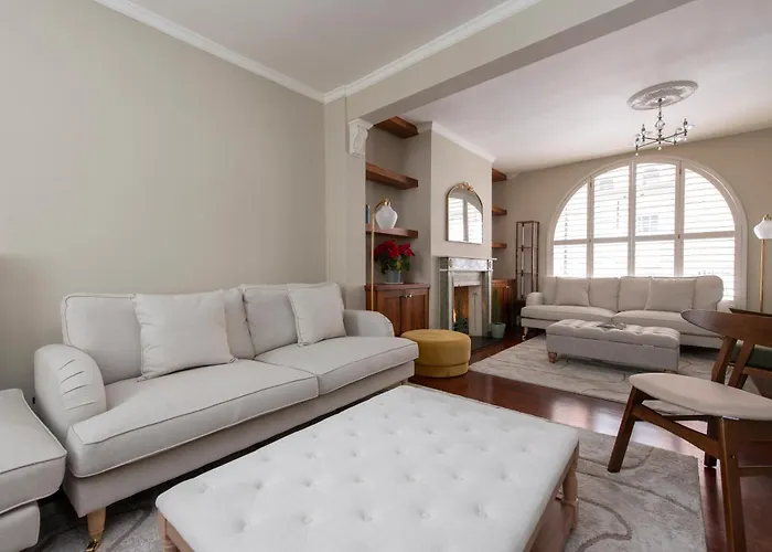 Kensington Court Home London