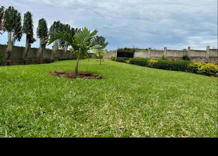 Lake Cottage Entebbe