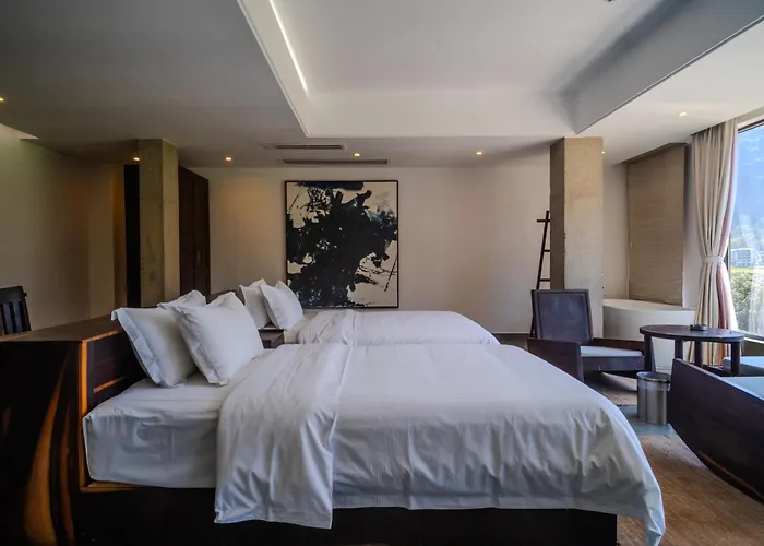 The Dragons Rest Sanctuary-Yulong River Branch - Infinity Pool & Cafe - English Speaking Service - Free Mtb Rental & Tailor-Made Tour Service Yangshuo