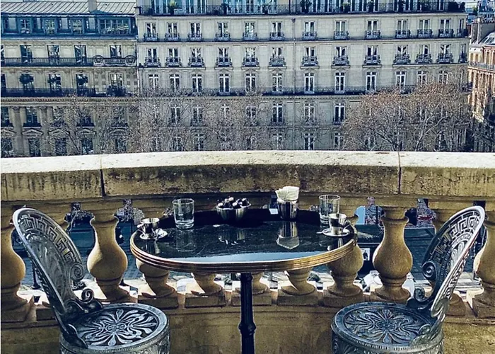 Signature Balcony Elysees Paris
