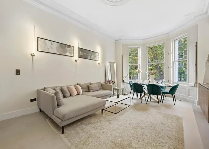 Ferienwohnung Stylish 2Br Flat Kensington Wi-Fi & Parking London