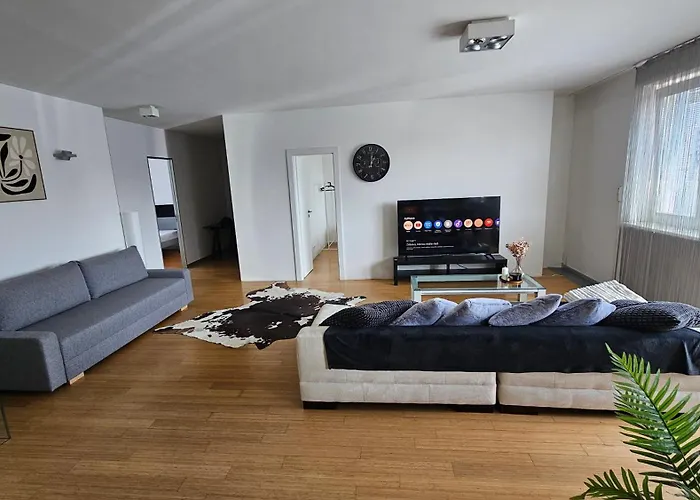 Modern Top Floor Loft, Private Terrace, Near Center & Free Parking Pressburg