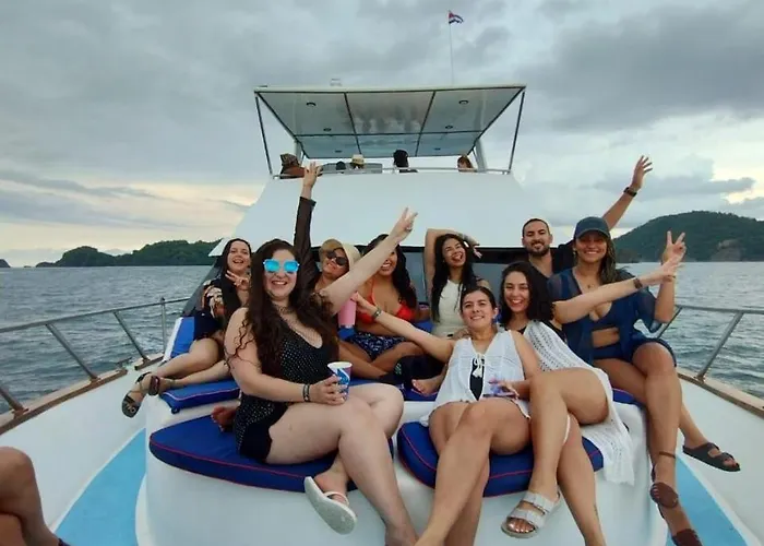 Tour En Yate A Isla Tortuga Con Hospedaje Puntarenas