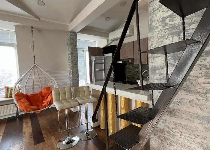Columna Central Park Apt Kischinau