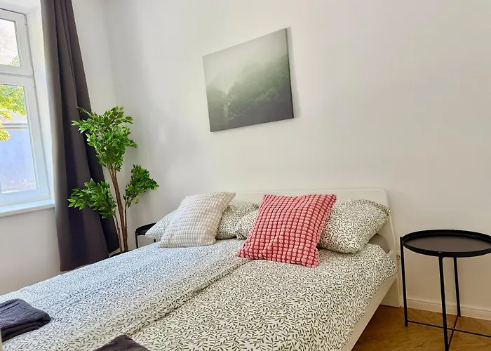 Modern Renovated Apartment Near Center Wien