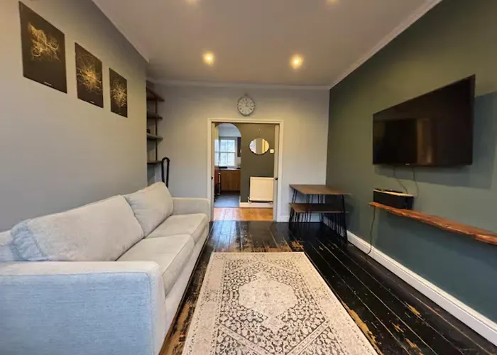 1BD Covent Garden Stylish Apartment London