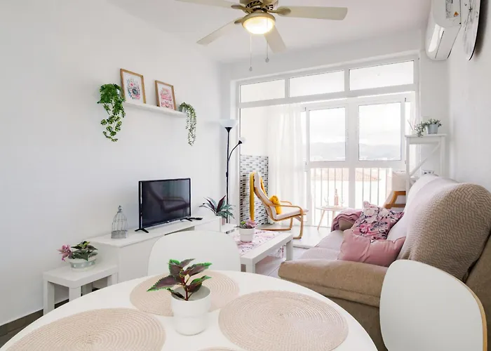 Cubo'S Mendoza Seaview Malaga Apartment