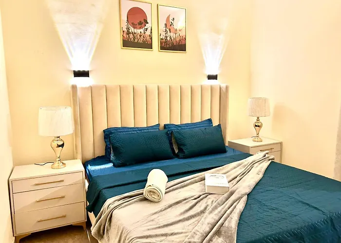 Heaven Four Suites - 3 Minutes Airport Karatschi