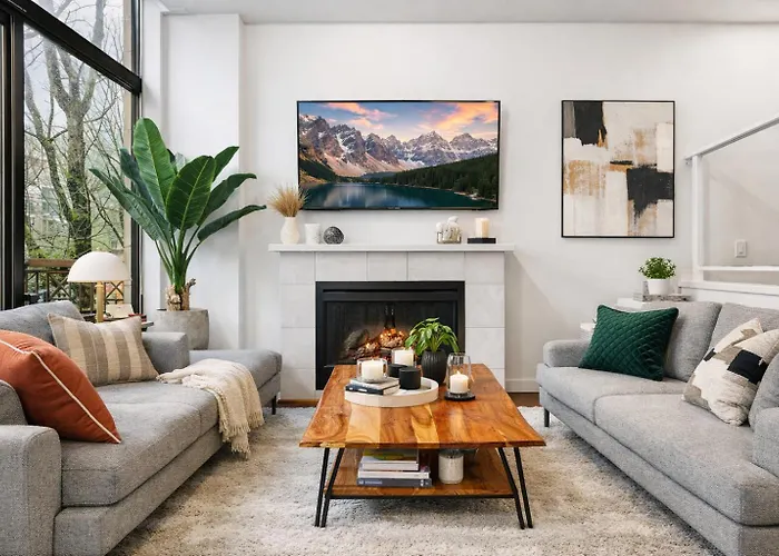 Spacious 2 Bedroom Suite Steps From Yaletown Vancouver