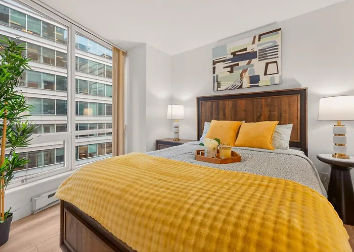 Bright 2 Bedroom Condo In Coal Harbour With City Views Vancouver