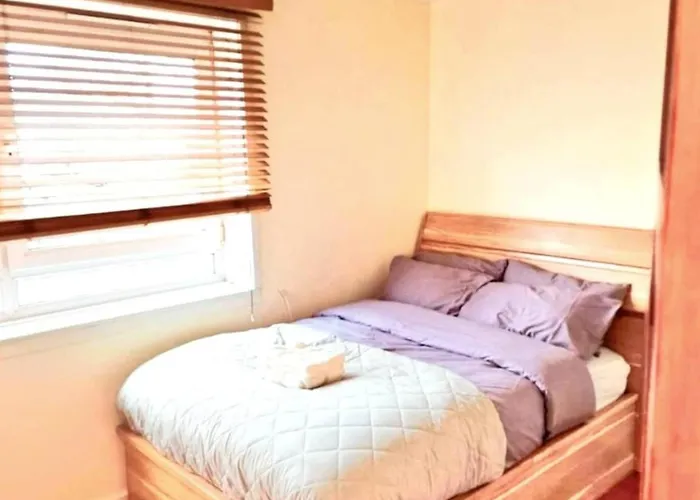 Whole Flat in Little Venice London
