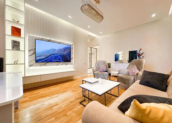 Luxury Sereniti - 65' Smart Tv - Self Check-In Baku