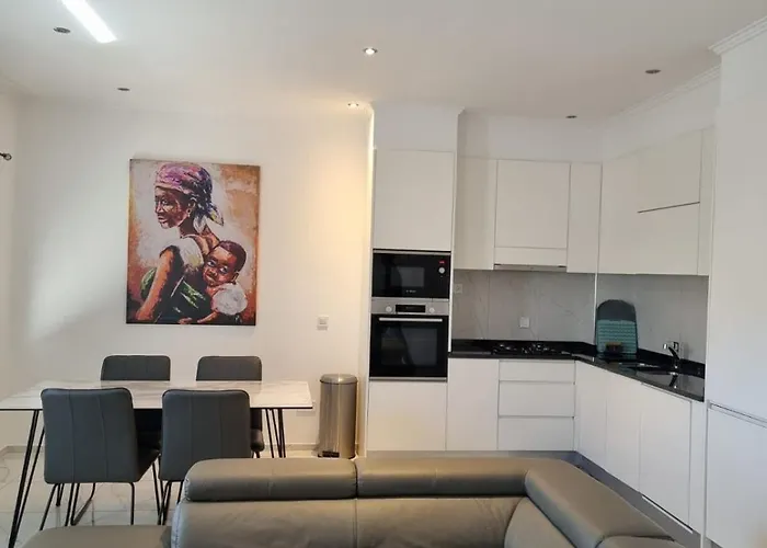 Modern Apartment In Praia