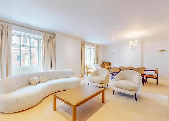 3 Bedrooms Mansion In Green Park London