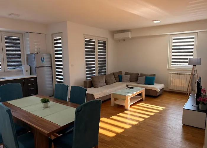 Ferienwohnung Cetvorosoben nov stan vo Aerodrom Skopje