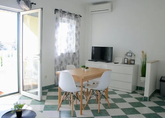 Apartment Rube 2 Fuer 4 Personen By Interhome Primošten