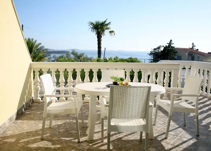 Apartment Rube 2 Fuer 4 Personen By Interhome Primošten