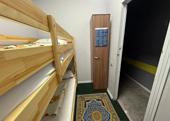 Pulse Capsule Hotel Zhezdy
